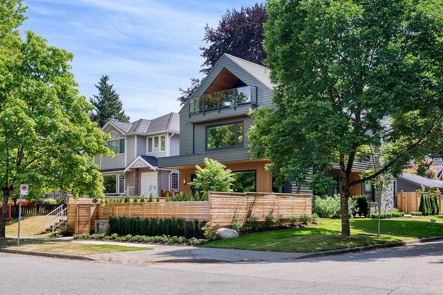 396 W 21st Avenue Vancouver, BC - 1