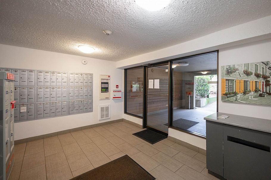 215 251 W 4th Street North Vancouver, BC - 21