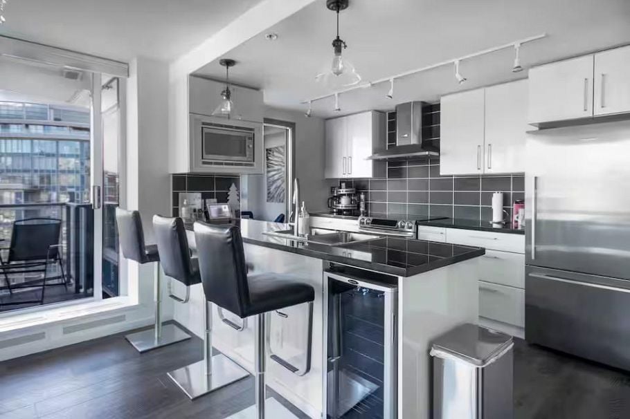 3505 188 Keefer Place Vancouver, BC - 2