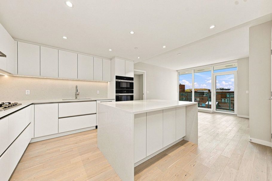 601 485 W 42nd Avenue Vancouver, BC - 1