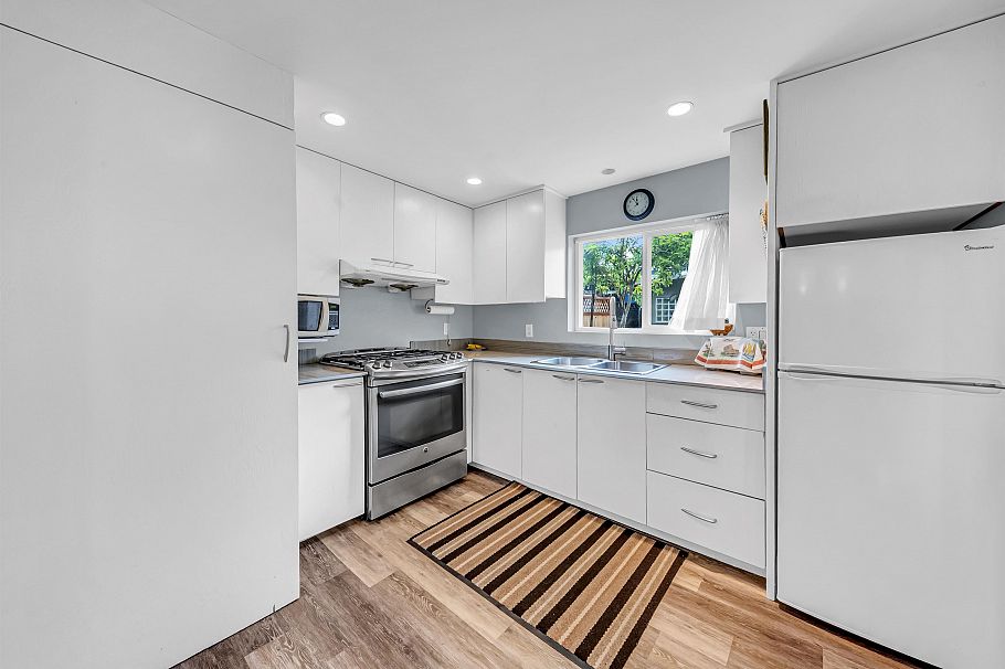 2474 East 5th Avenue Vancouver, BC - 10
