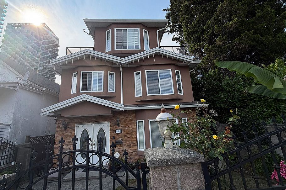 5009 Payne Street Vancouver, BC - 1