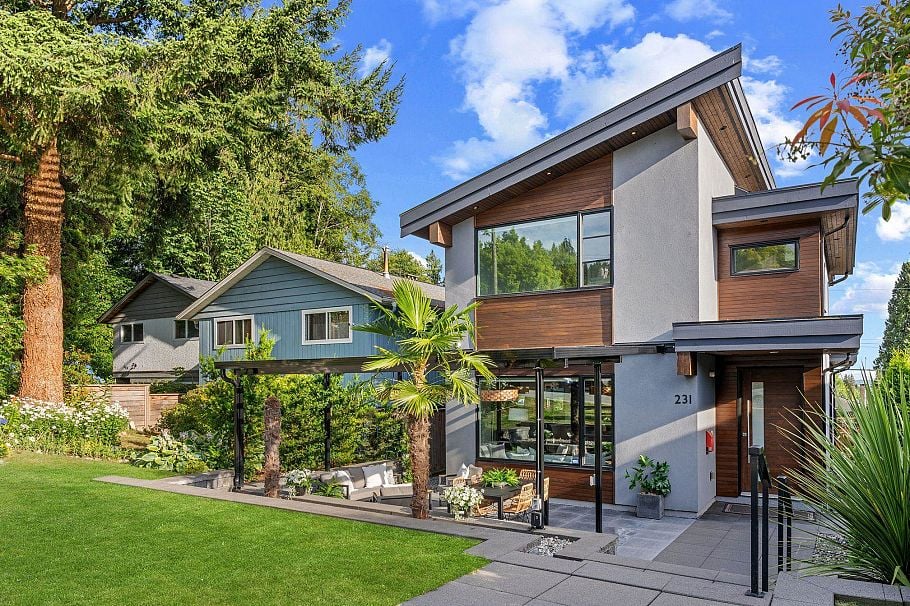 231 E 27 Street North Vancouver, BC - 1