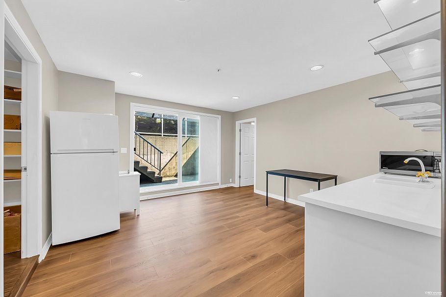 3549 W 40th Avenue Vancouver, BC - 30