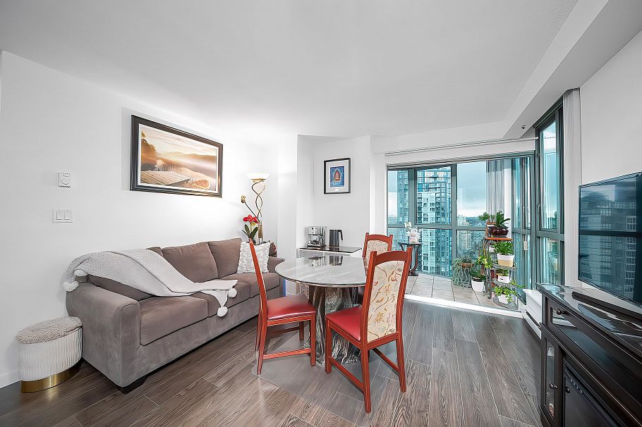2303 1188 Howe Street Vancouver, BC - 5