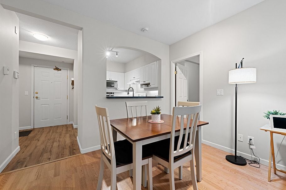 208 3608 Deercrest Drive North Vancouver, BC - 7