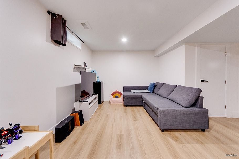 66 3433 E 49th Avenue Vancouver, BC - 20