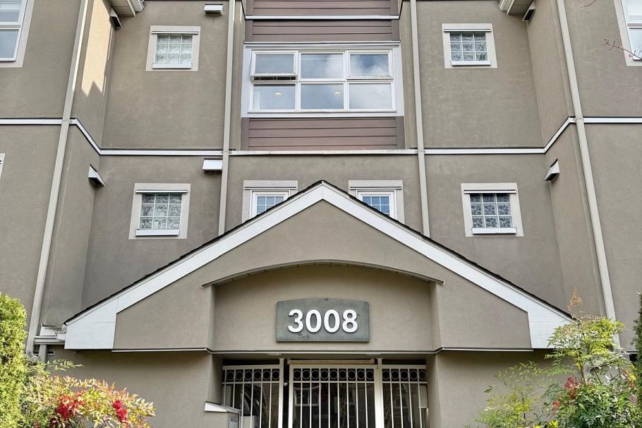 102 3008 Willow Street Vancouver, BC - 2