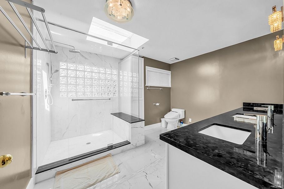 3549 W 40th Avenue Vancouver, BC - 23