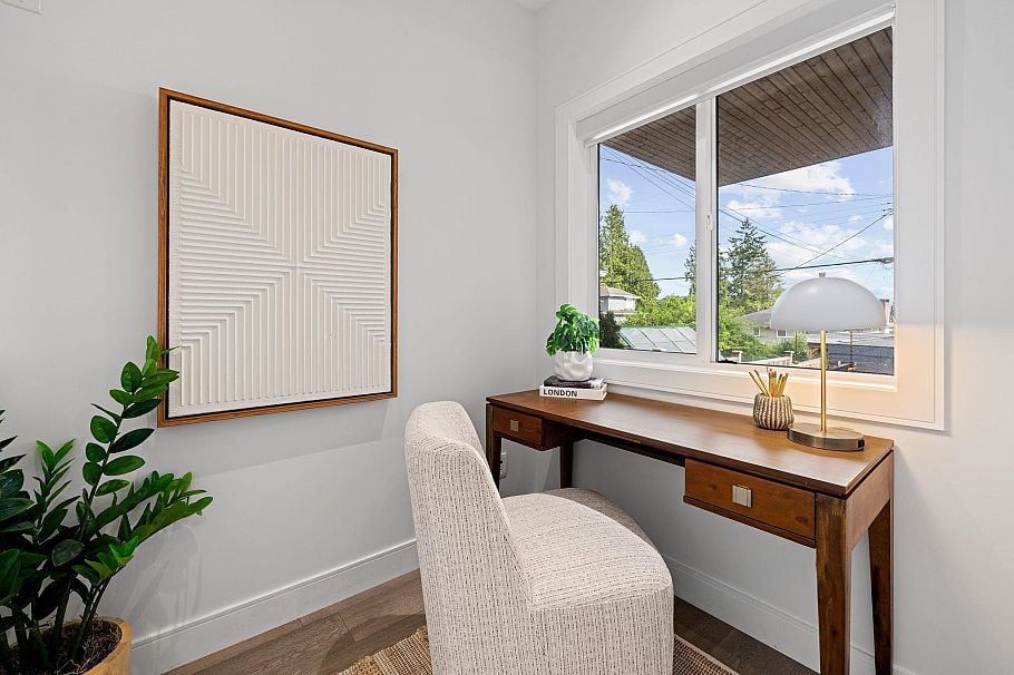 231 E 27 Street North Vancouver, BC - 24