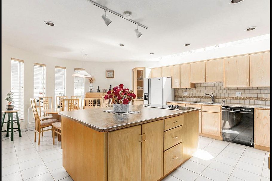 4055 W 31st Avenue Vancouver, BC - 2