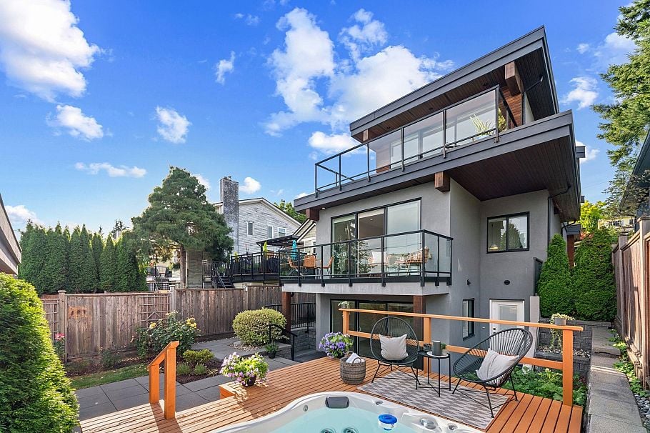 231 E 27 Street North Vancouver, BC - 39