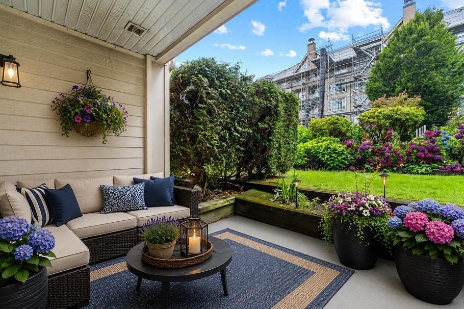 208 3608 Deercrest Drive North Vancouver, BC - 1