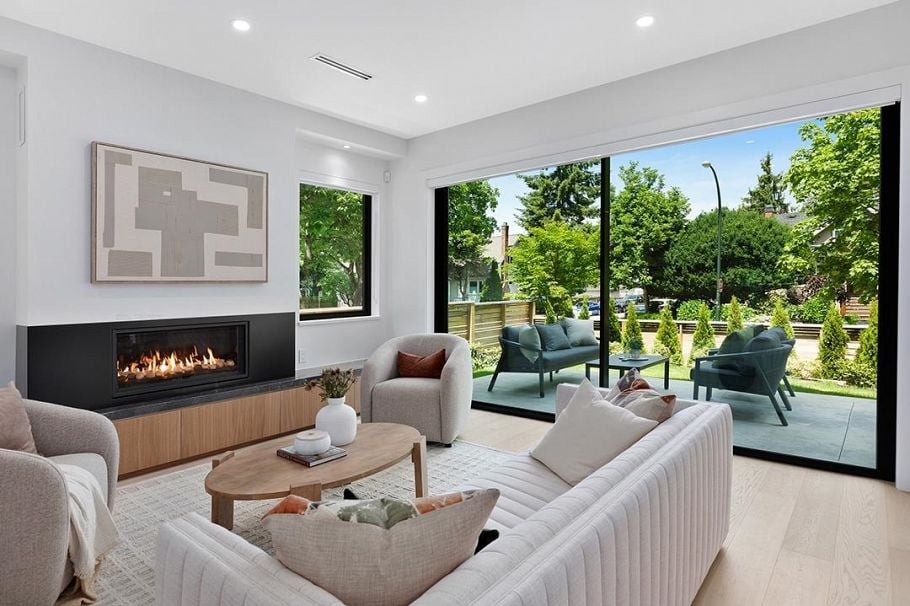 396 W 21st Avenue Vancouver, BC - 4