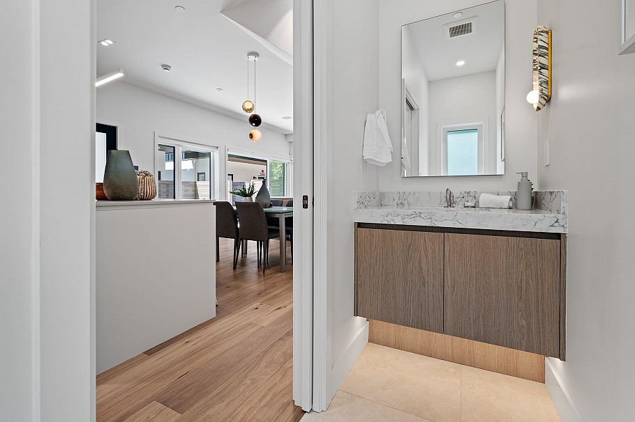 2535 W 39th Avenue Vancouver, BC - 19