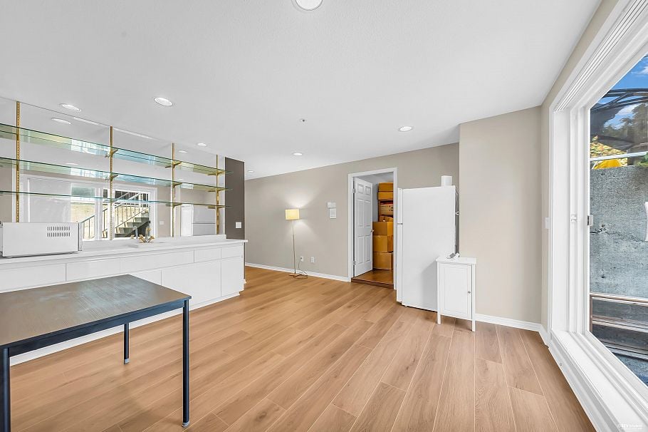 3549 W 40th Avenue Vancouver, BC - 32
