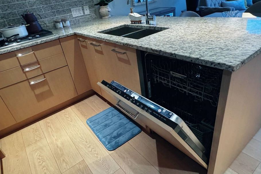 1602 150 W 15th Street North Vancouver, BC - 16