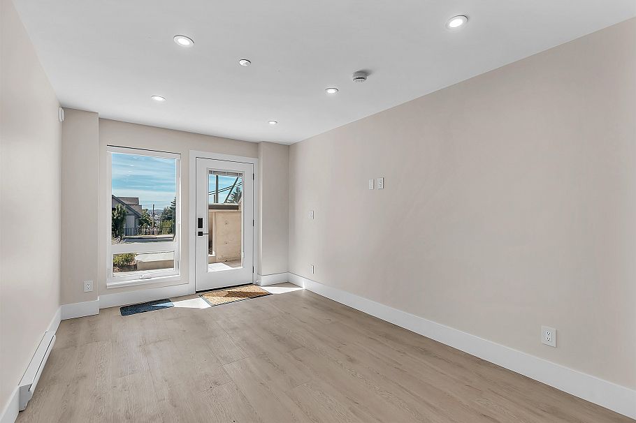 502 E 5th Street North Vancouver, BC - 24