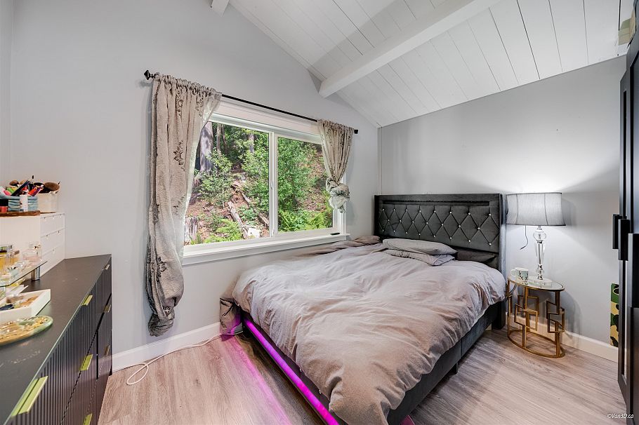 3870 Emerald Drive North Vancouver, BC - 14