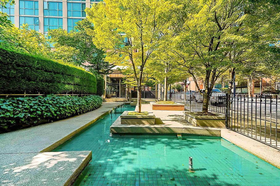 2303 1188 Howe Street Vancouver, BC - 2