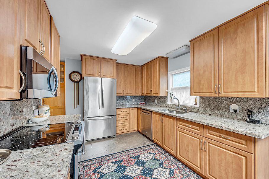 2474 East 5th Avenue Vancouver, BC - 4