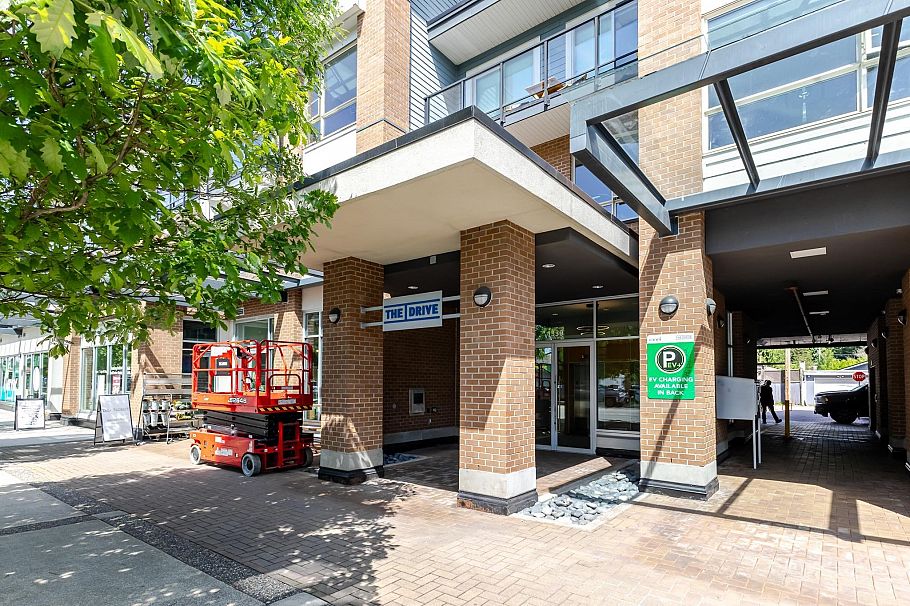 303 1330 Marine Drive North Vancouver, BC - 5