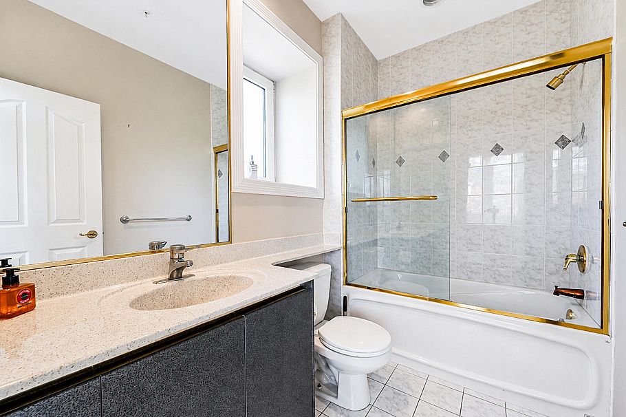 6718 Arbutus Street Vancouver, BC - 11