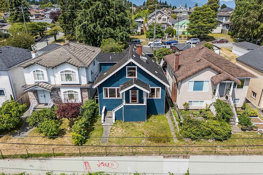 87 W 41st Avenue Vancouver, BC - 32