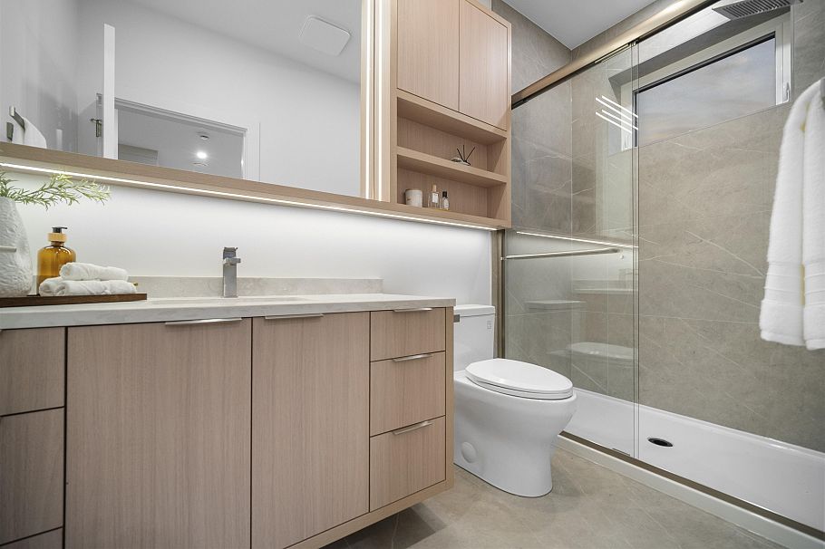 1 3623 Triumph Street Vancouver, BC - 9