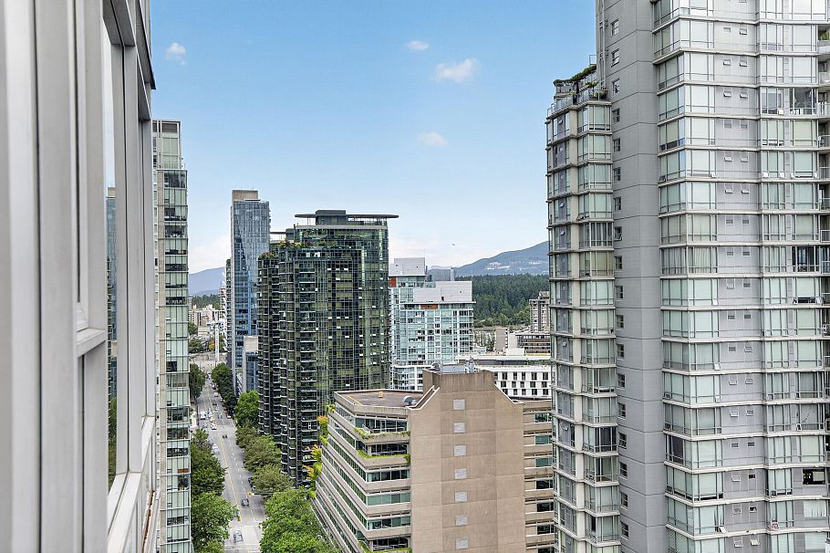 2001 1188 W Pender Street Vancouver, BC - 17