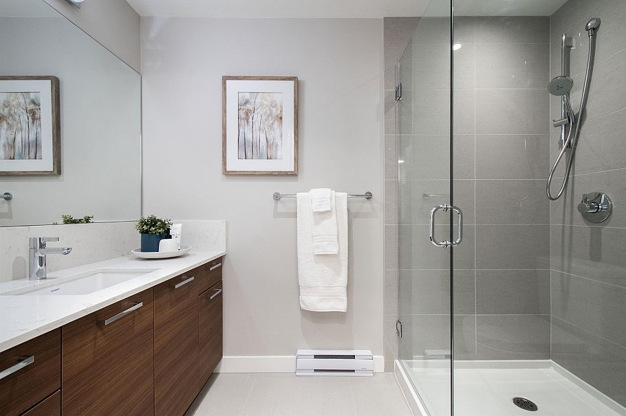 402 1061 Marine Drive North Vancouver, BC - 11