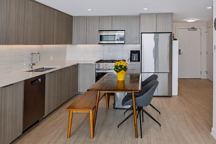 405 1401 Hunter Street North Vancouver, BC - 3