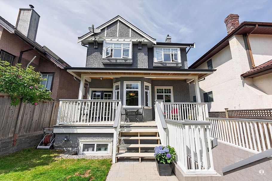3566 W 23rd Avenue Vancouver, BC - 33