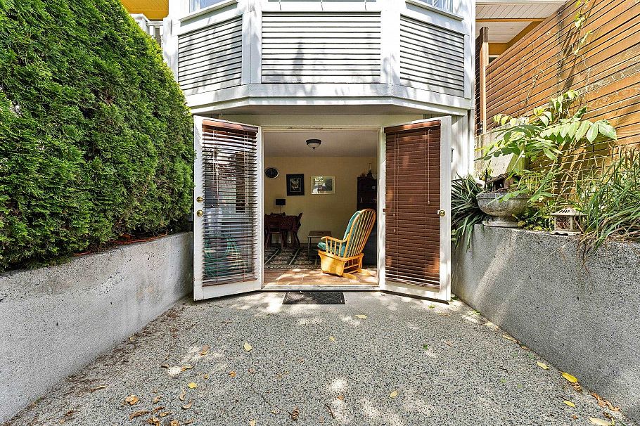 408 E 2nd Street North Vancouver, BC - 24