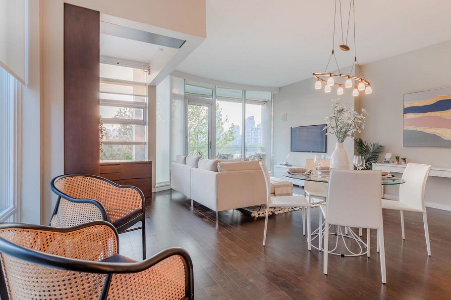 404 1616 Columbia Street Vancouver, BC - 5