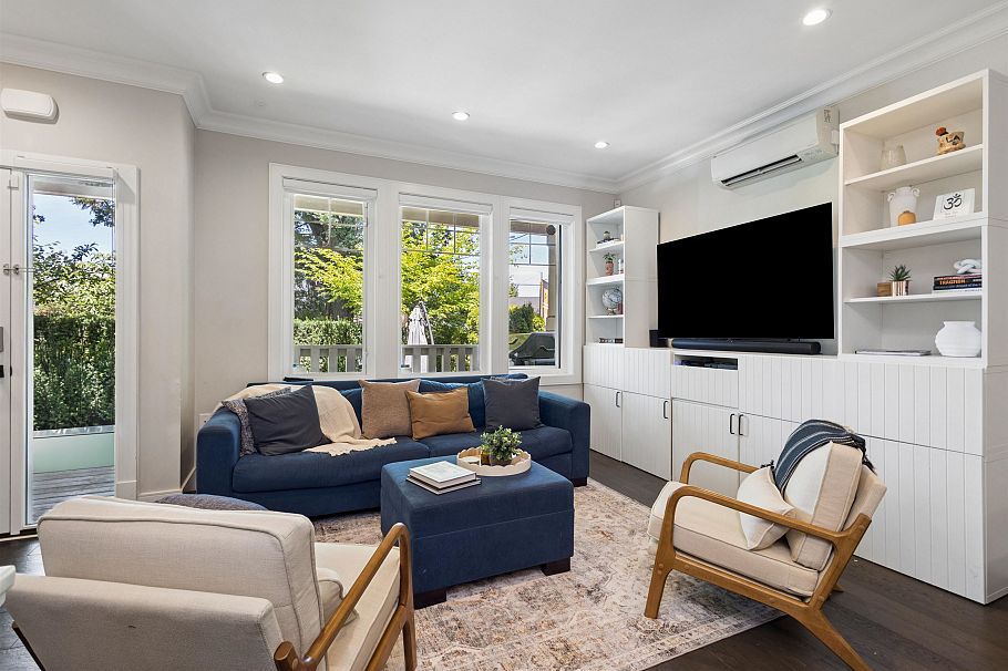 1336 E 23 Avenue Vancouver, BC - 2