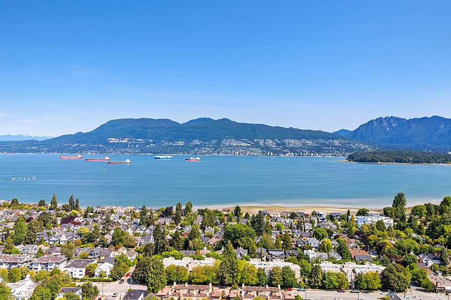 3027 W 7th Avenue Vancouver, BC - 35
