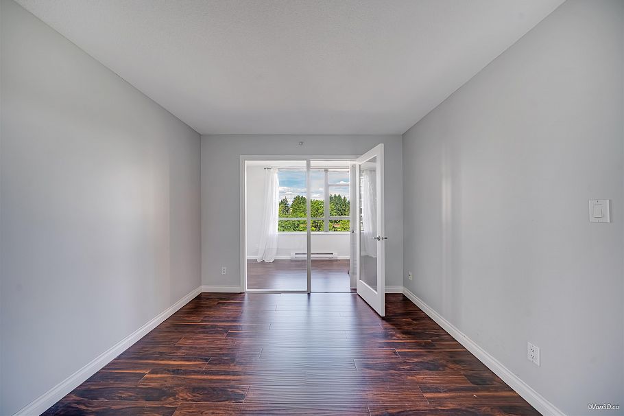 707 3520 Crowley Drive Vancouver, BC - 2