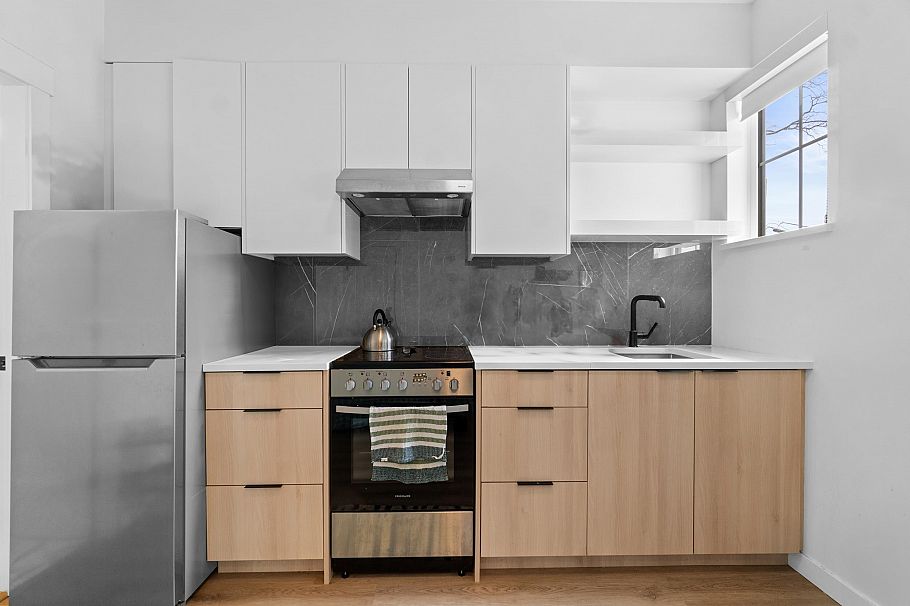 5 237 Ridgeway Avenue North Vancouver, BC - 3