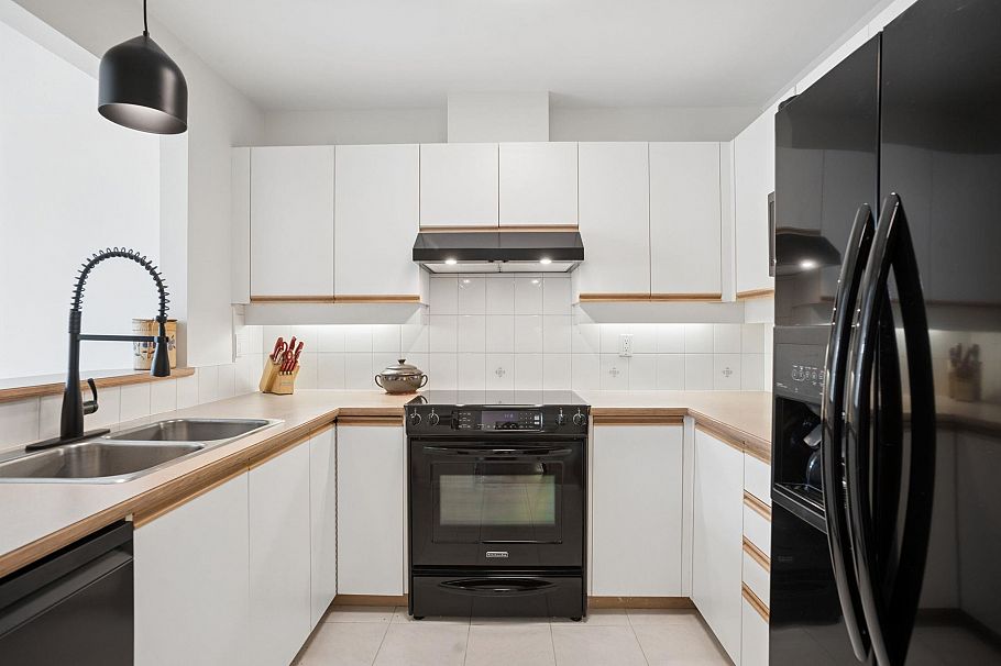 412 525 Wheelhouse Square Vancouver, BC - 4