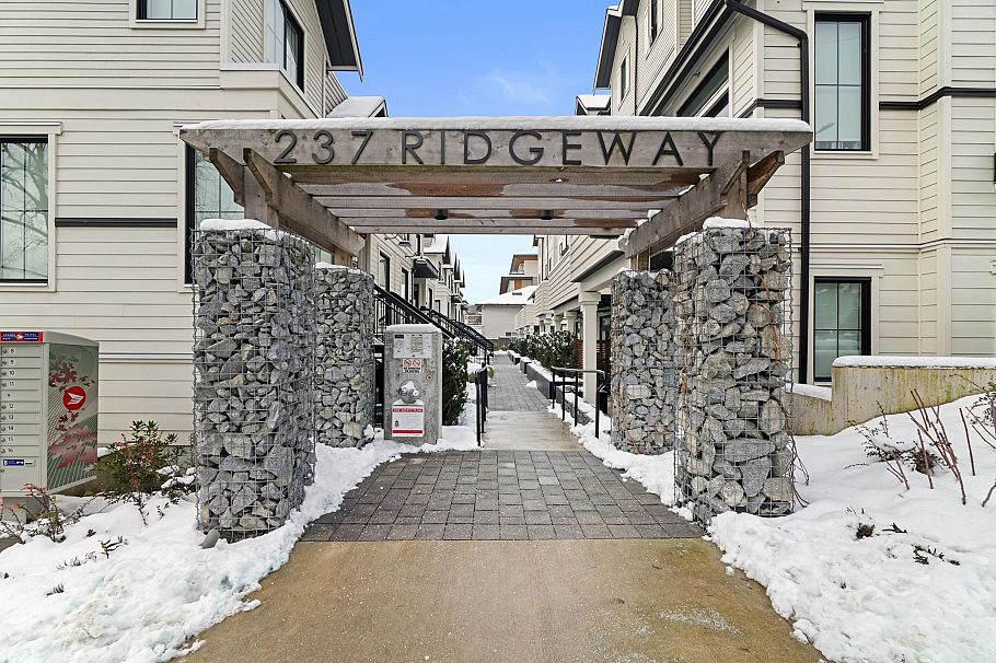5 237 Ridgeway Avenue North Vancouver, BC - 22