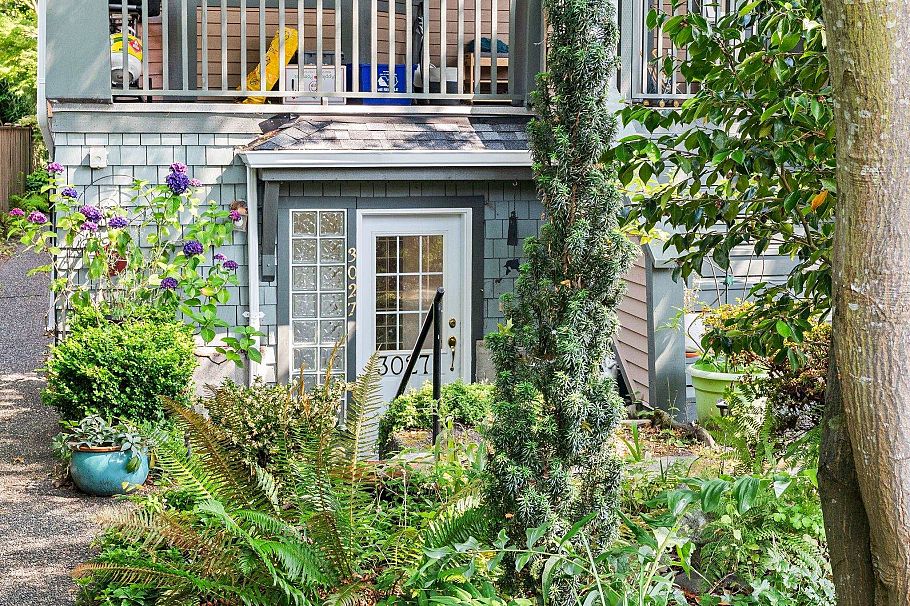 3027 W 7th Avenue Vancouver, BC - 1