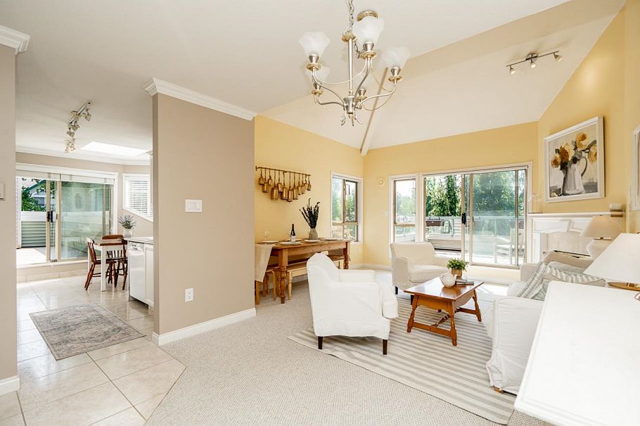 411 3658 Banff Court North Vancouver, BC - 8