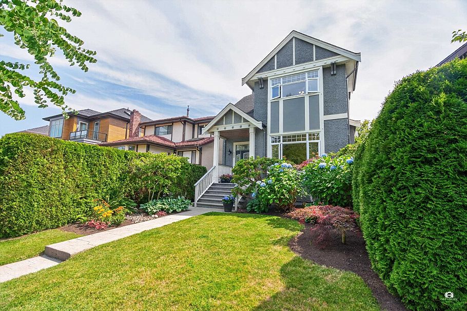 3566 W 23rd Avenue Vancouver, BC - 36
