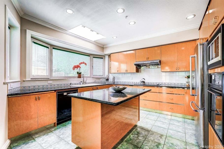 6718 Arbutus Street Vancouver, BC - 12
