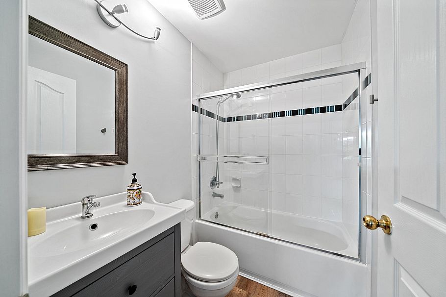 4273 Quebec Street Vancouver, BC - 31