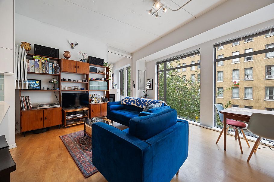 301 28 Powell Street Vancouver, BC - 6