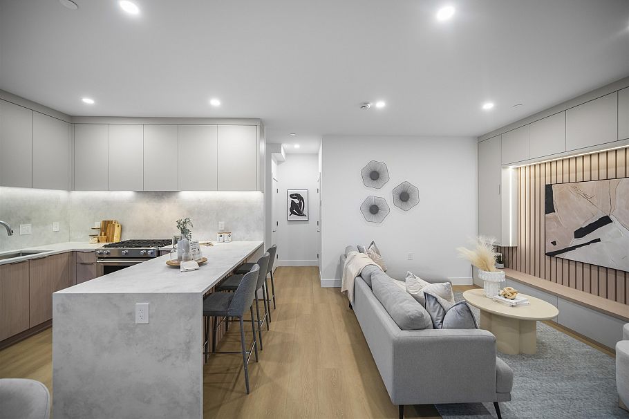 1 3623 Triumph Street Vancouver, BC - 3