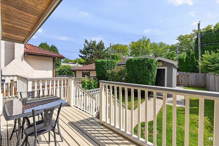 3566 W 23rd Avenue Vancouver, BC - 31