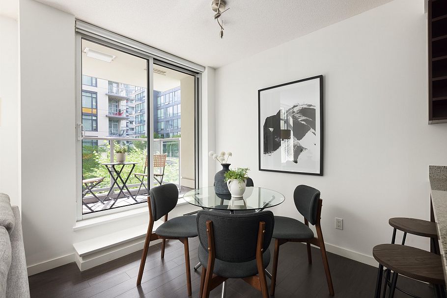 301 138 W 1st Avenue Vancouver, BC - 2